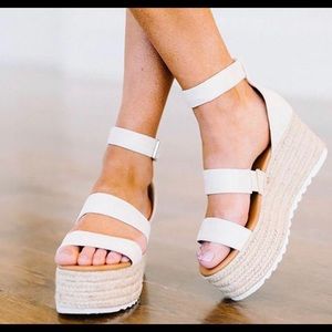Espadrille platform sandals